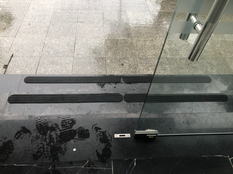 miếng dán chống trượt