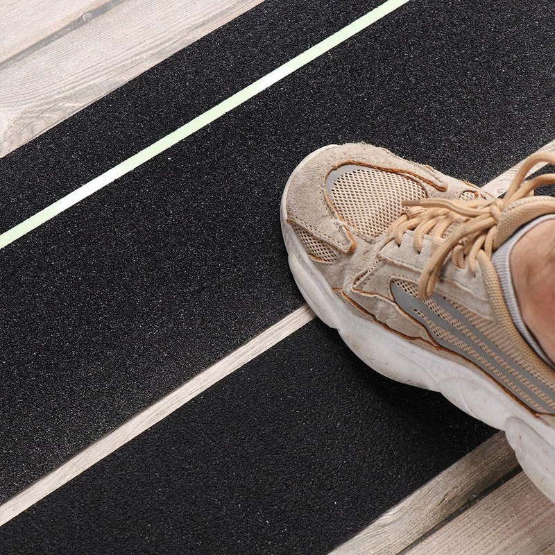 Tấm dán chống trượt có dễ cắt chỉnh