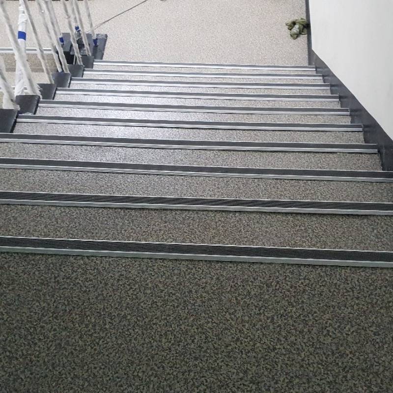 Thi công nẹp nhôm chống trơn