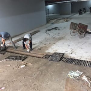 Song chắn rác composite tầng hầm